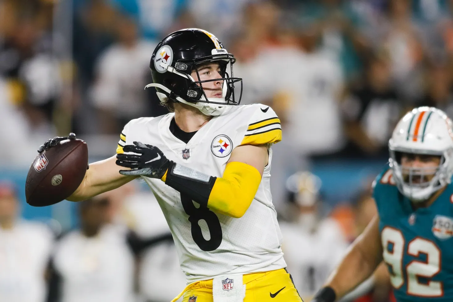 Quarterback throw